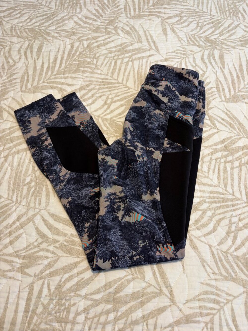 Lululemon Womens Printed Athletic Leggings With Side Pockets Size 4 - Picture 3 of 5